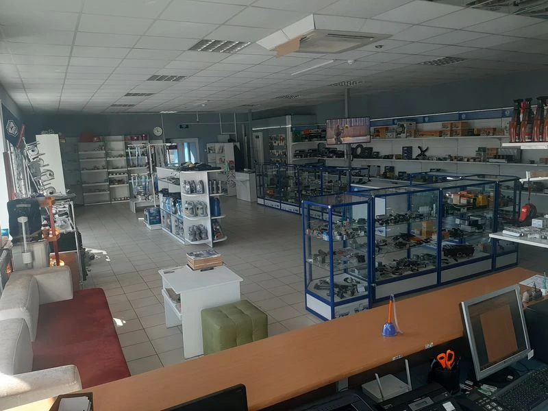 Автосервис с магазином запчастей, в собственности