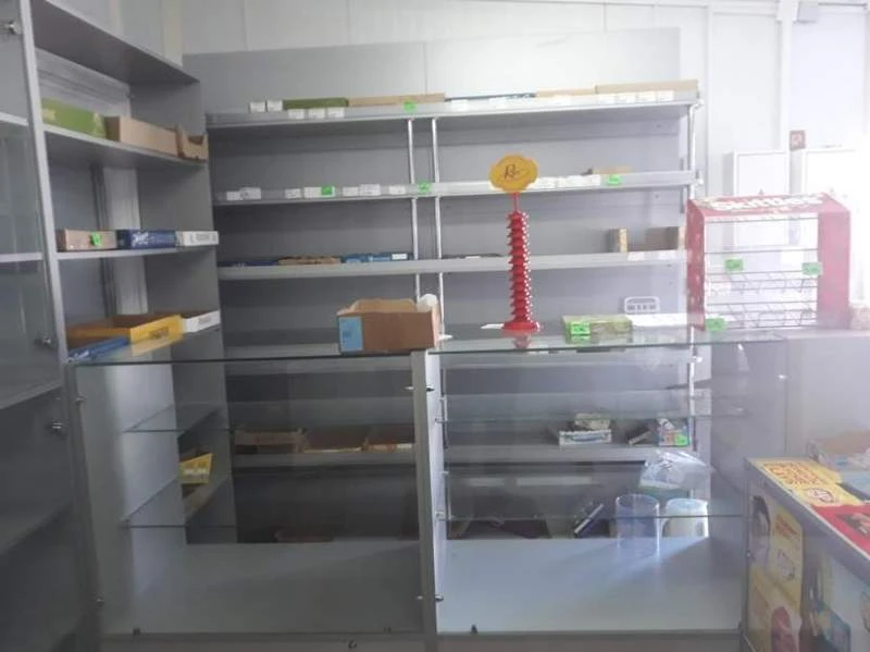 Мини-магазин на остановке в Боровлянах